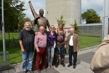 Arno Frank Eser, Herbert Hauke, Carmen Bayer, Markus Neugebauer und Arno Hartung - Copyright Deutsches-Theater